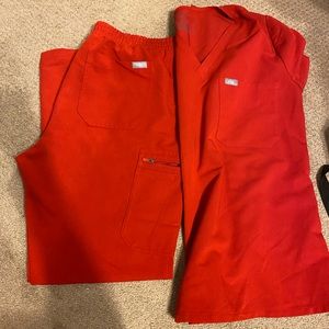 FIGS SCRUBS TOP AND BOTTOM